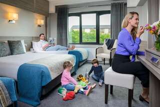 Отель The Gleneagle Hotel & Apartments Килларни Семейный номер (для 2 взрослых и 2 детей)-2
